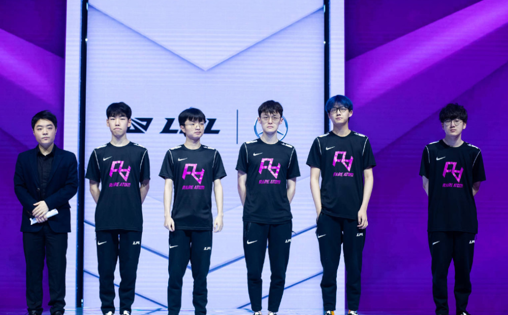 又有新身份 又有新身份